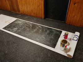 Černo-modrá gumová podlahová deska (puzzle - střed) FLOMA IceFlo SF1100 - délka 100 cm, šířka 100 cm, výška 2 cm