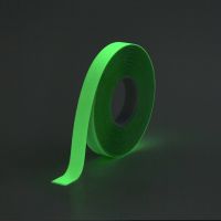 Fotoluminiscenční protiskluzová páska FLOMA Super Glow in the Dark - délka 15 m, šířka 2,5 cm, tloušťka 1,5 mm